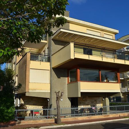Albergo Quaglia โรเซโต เดญา อาบรูซซี ภายนอก รูปภาพ